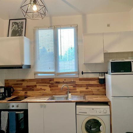 Agreable Maison Avec Parking Gratuit Sur Place. Saint-Denis  Bagian luar foto